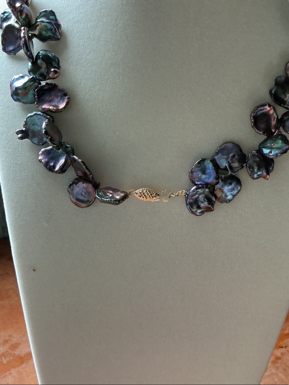 Large Peacock Freshwater Pearl Necklace Iridescent Keshi Pearls - Picture 2 of 2